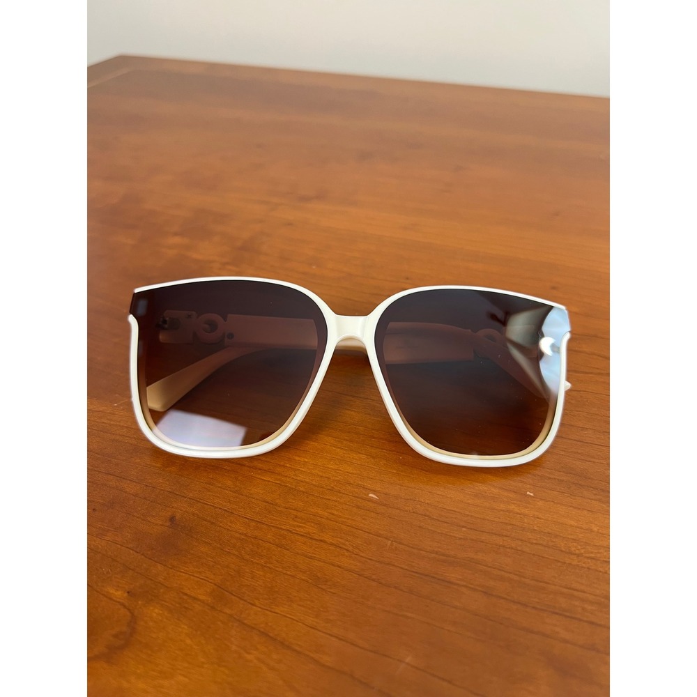 White Oversized Square Sunglasses Brown Gradient Lens Gold G Logo F5451AG